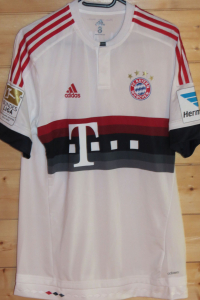 trikot-982-bayern-mueller-fD0871E35-A5D4-6441-FE5B-10F3BDD10080.jpg