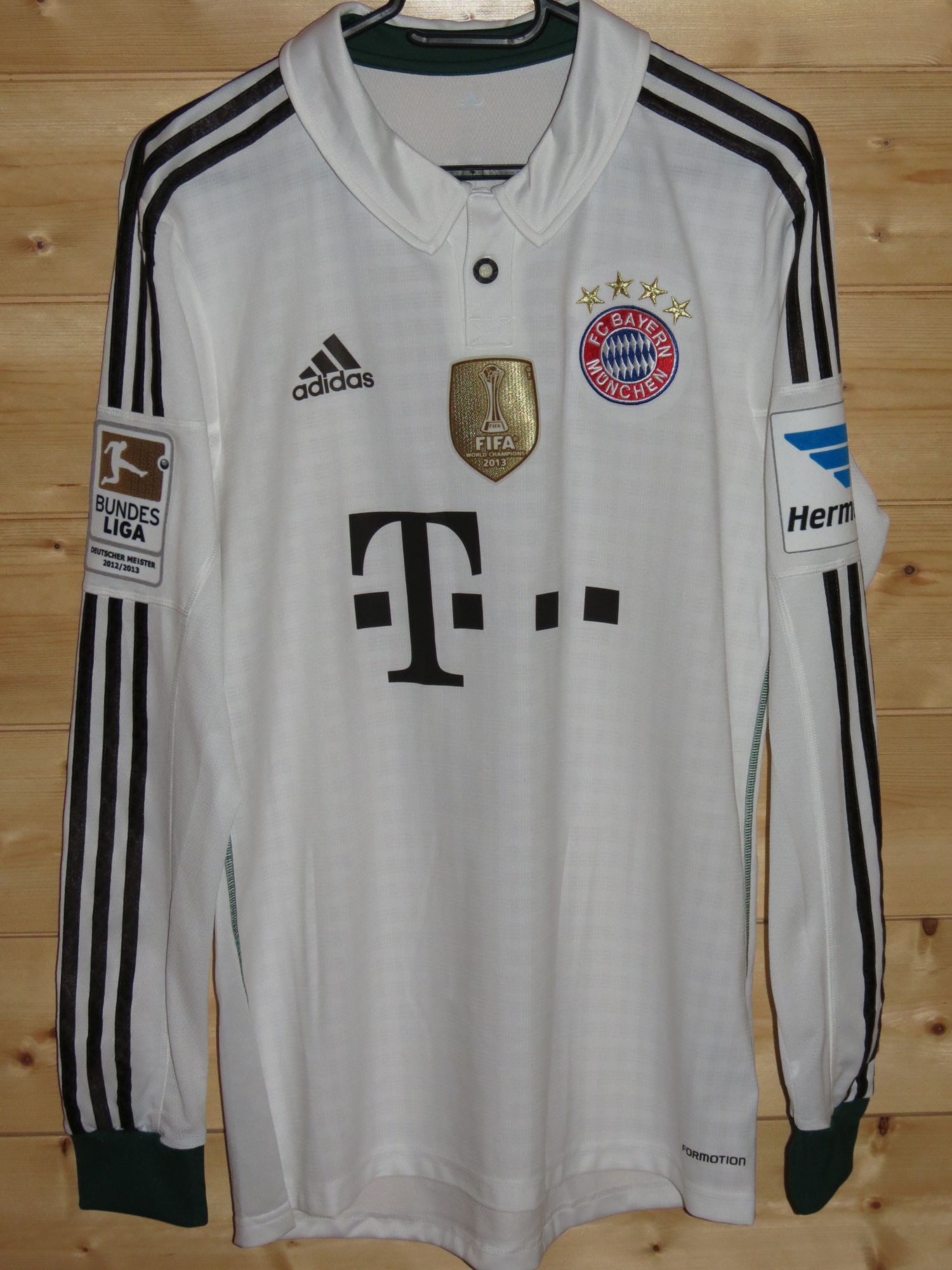 trikot-853-bayern-dante-f1A6CFF4D-3E9C-F545-D8BE-5A214228B4C8.jpg