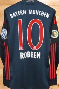 trikot-850-bayern-robben-r4B9BE7C0-F490-17F4-BE0C-62B08EE47843.jpg