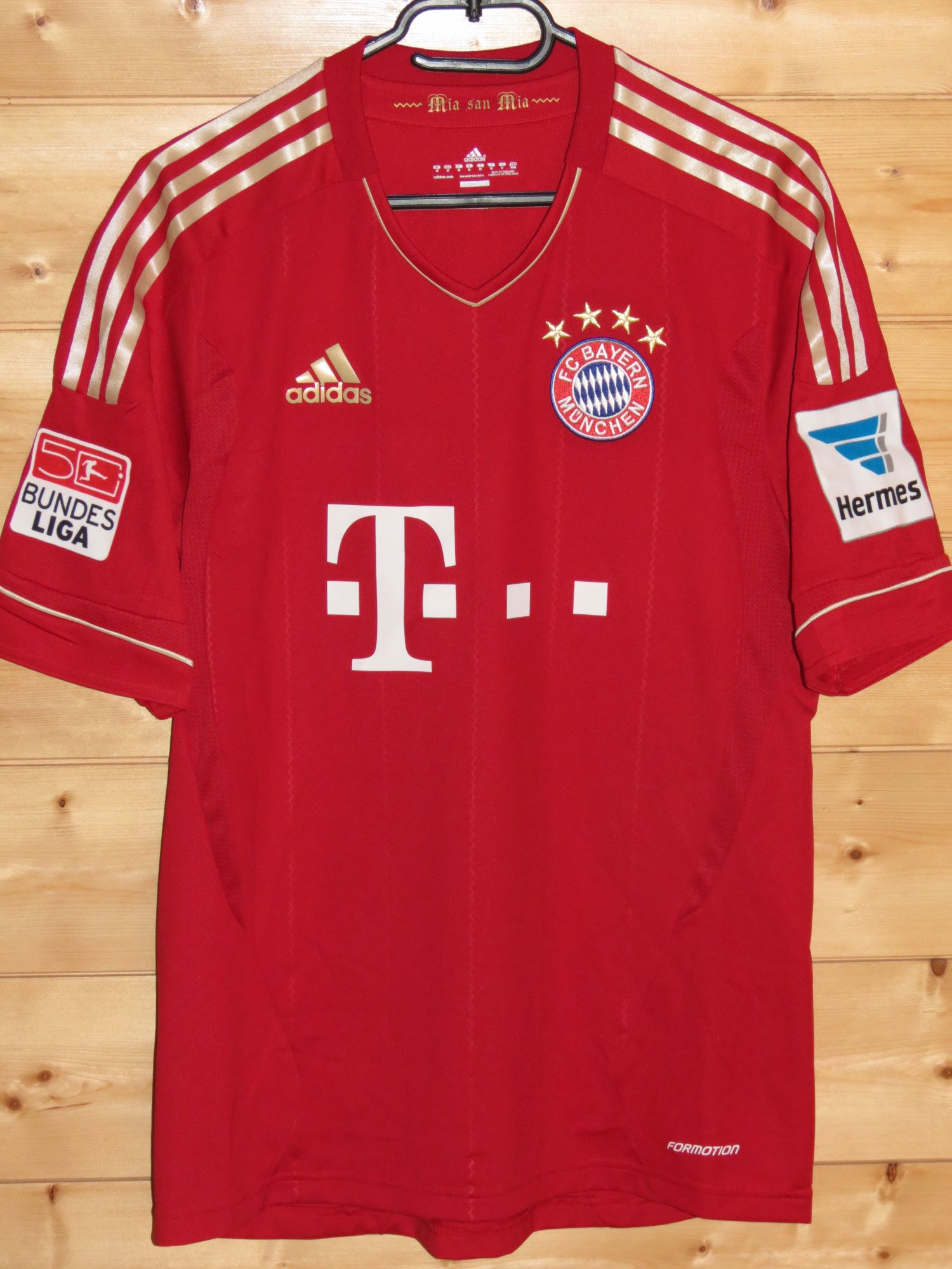 trikot-795-bayern-alaba-f55CF3759-34F4-35FE-F56E-A2AA18A578A1.jpg