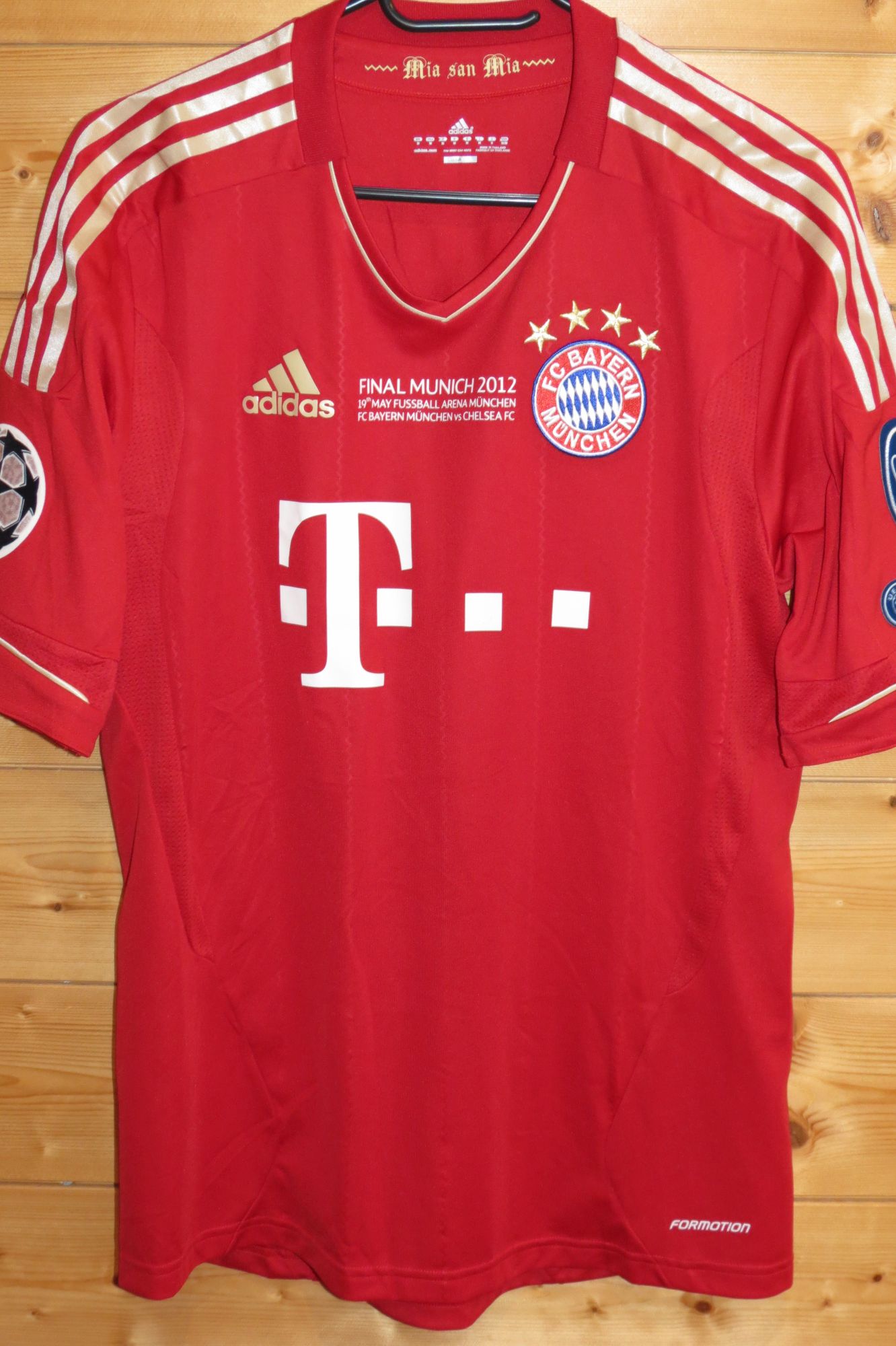 trikot-1721-bayern-lahm-f430CCC6C-BD0A-7205-58C6-8DA5525B2711.jpg