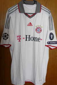 trikot-587-bayern-demichelis-fD18AF254-BE39-6D0E-3982-403DF04D5872.jpg