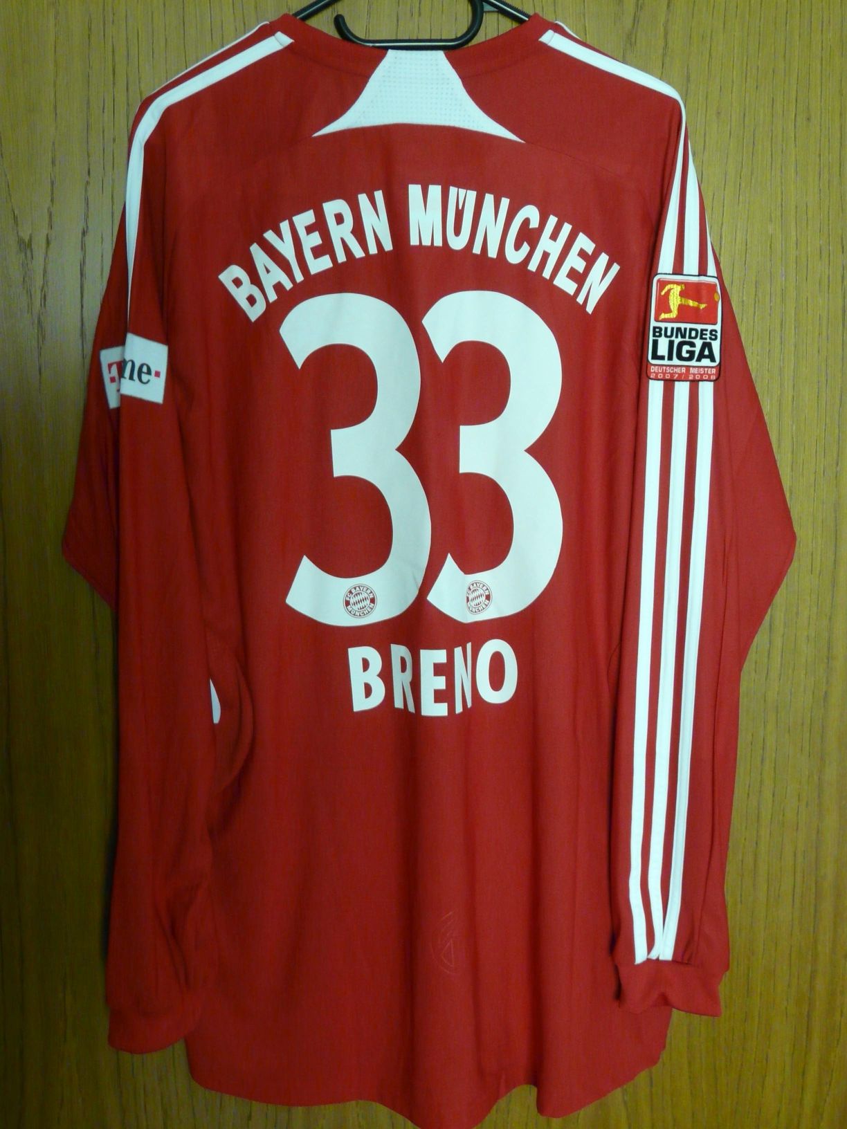 trikot-476-bayern-breno-r3E413135-657B-39CE-D9DC-2965F09A8205.jpg