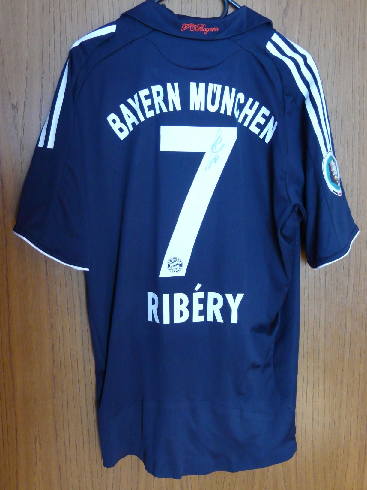 trikot-583-bayern-ribery-r5BAFE1FE-F651-F93C-619F-8431AC1472EE.jpg