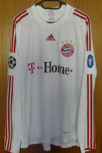 trikot-482-bayern-podolski-f3BB7312E-559B-3899-3E2A-53FE4A3E8EA5.jpg
