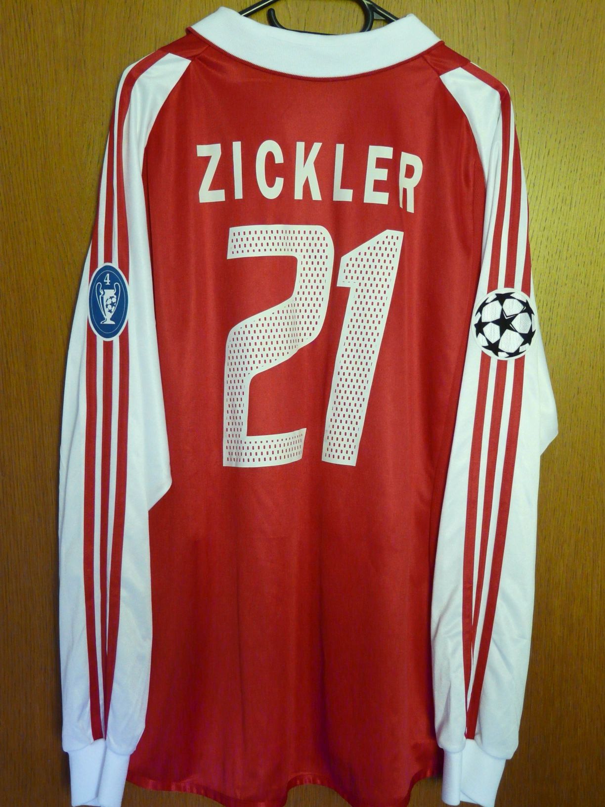 trikot-381-bayern-zickler-rC3901925-ACE3-F063-2A97-33D32BEDB9EA.jpg