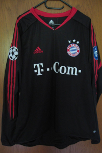 trikot-165-bayern-linke-f23789951-0E08-AF3D-97AC-2859A6EE3471.jpg