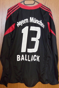 trikot-439-bayern-ballack-rDDFF5150-4412-B318-1E32-B29F12CD3812.jpg