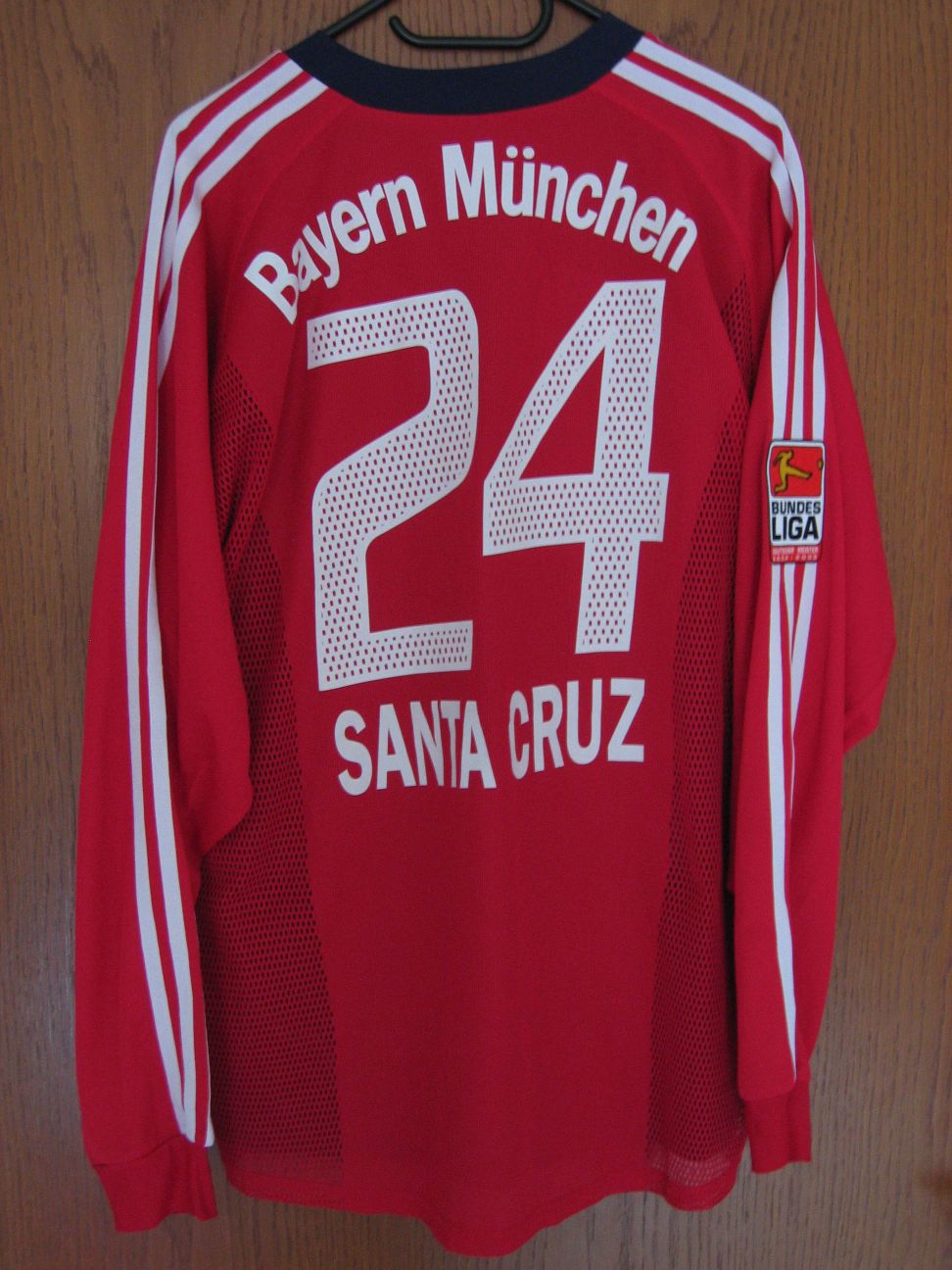 trikot-130-bayern-santacruz-r4F796E2C-F45E-FA46-D091-6C239F71A15F.jpg