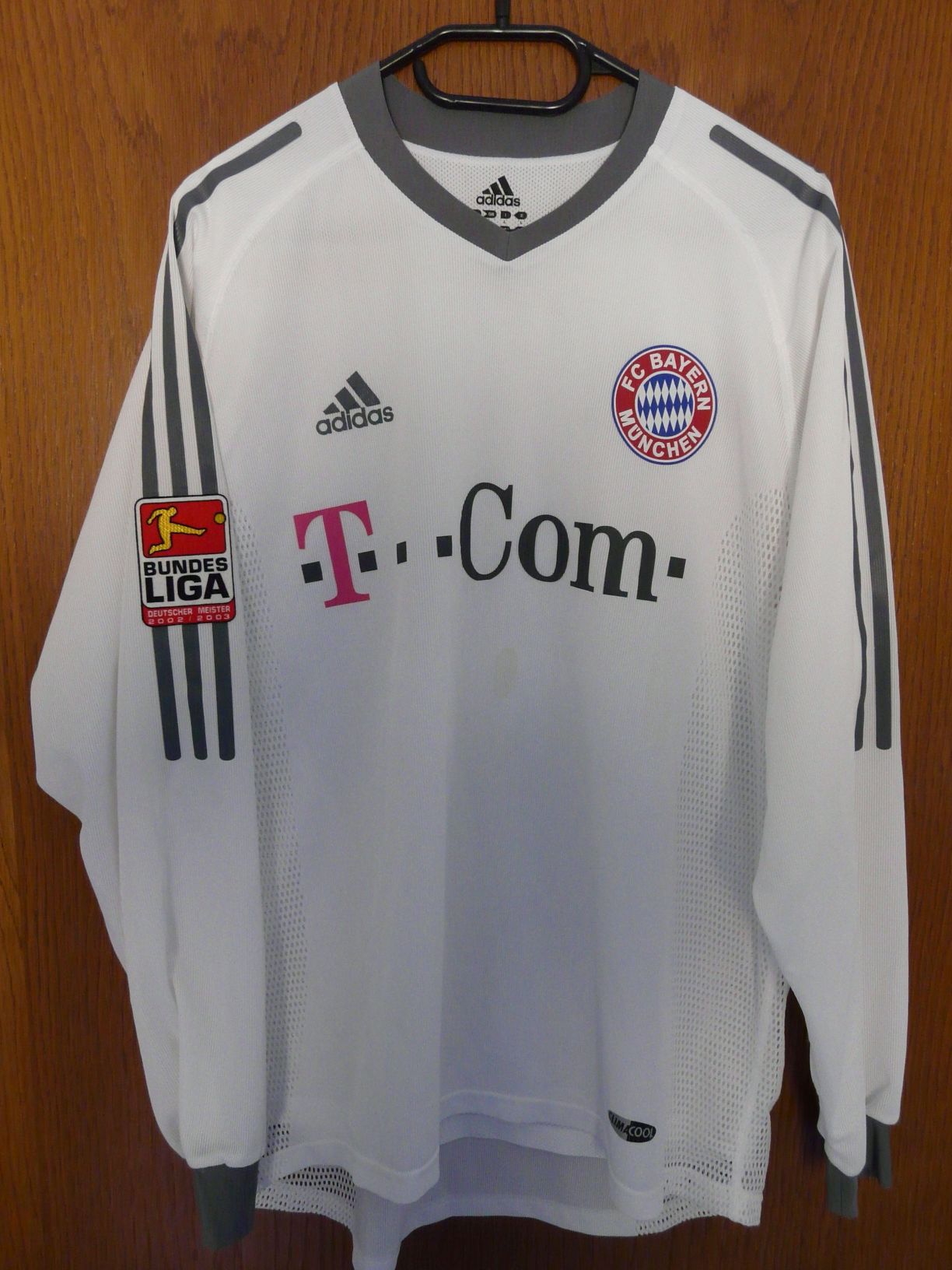 trikot-355-bayern-trochowski-fFD2491F8-DD49-4E21-6BDD-D1602DD71ECD.jpg