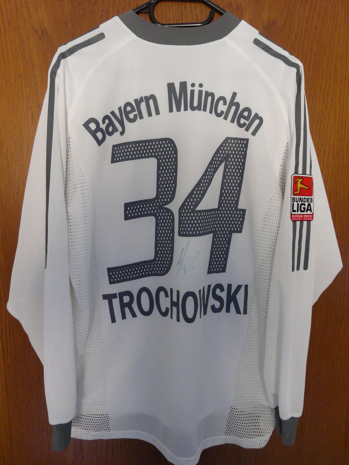trikot-355-bayern-trochowski-rB5148019-25E9-BECD-5F76-56AA6BCDA86F.jpg