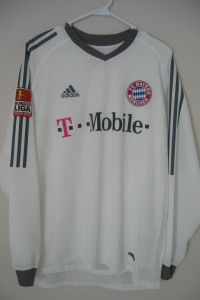 trikot-324-bayern-zeroberto-f18BA9316-9CB5-9C36-FD0A-FBDC2CB4103C.jpg