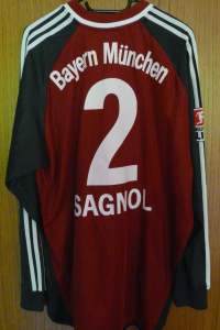 trikot-021-bayern-sagnol-r-2342A2789-908F-EF6D-A1AD-36E4B5E9240D.jpg