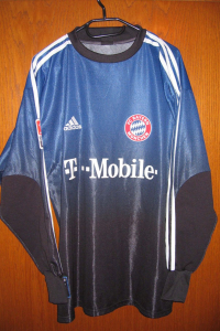 trikot-085-bayern-kahn-fD778D050-4944-C8C1-486E-7F3B66DBB262.jpg