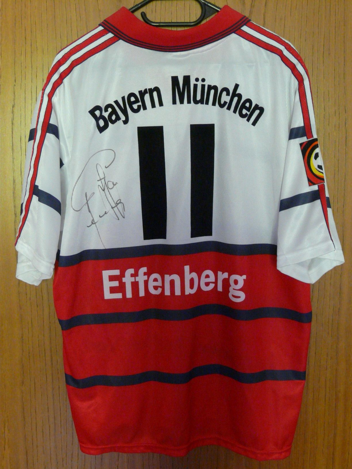 trikot-032-bayern-effenberg-r-29D354A10-8DD6-E710-1FEF-56D6F0C29726.jpg