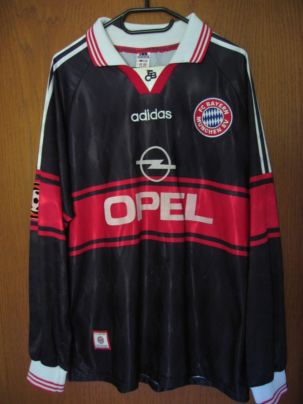 trikot-227-bayern-elber-f9F384441-F368-30F9-D658-1294F381DECA.jpg