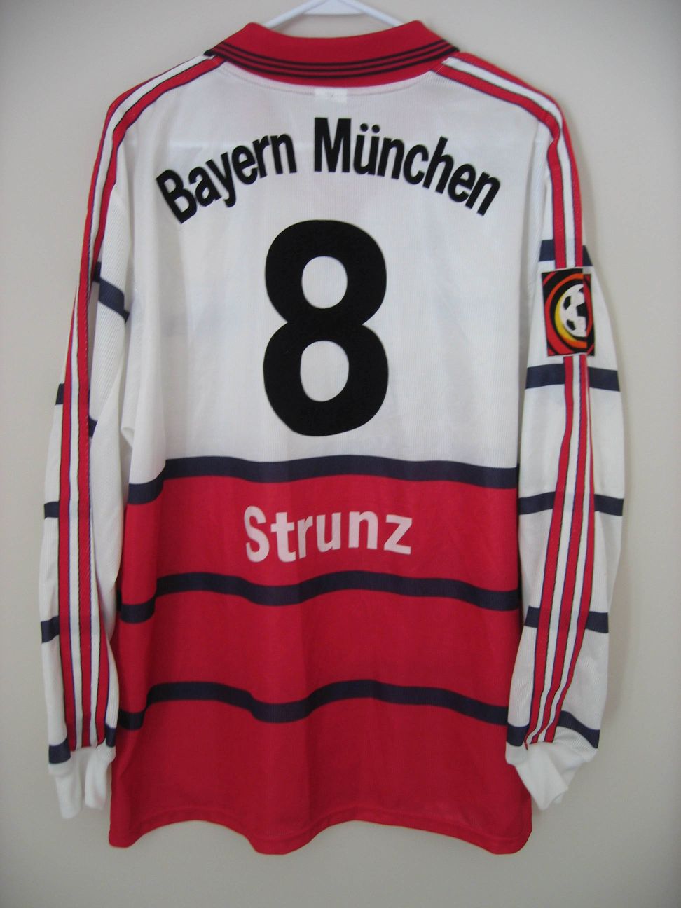 trikot-333-bayern-strunz-rECCF6DA9-CA59-4703-D031-EE029EC787C9.jpg