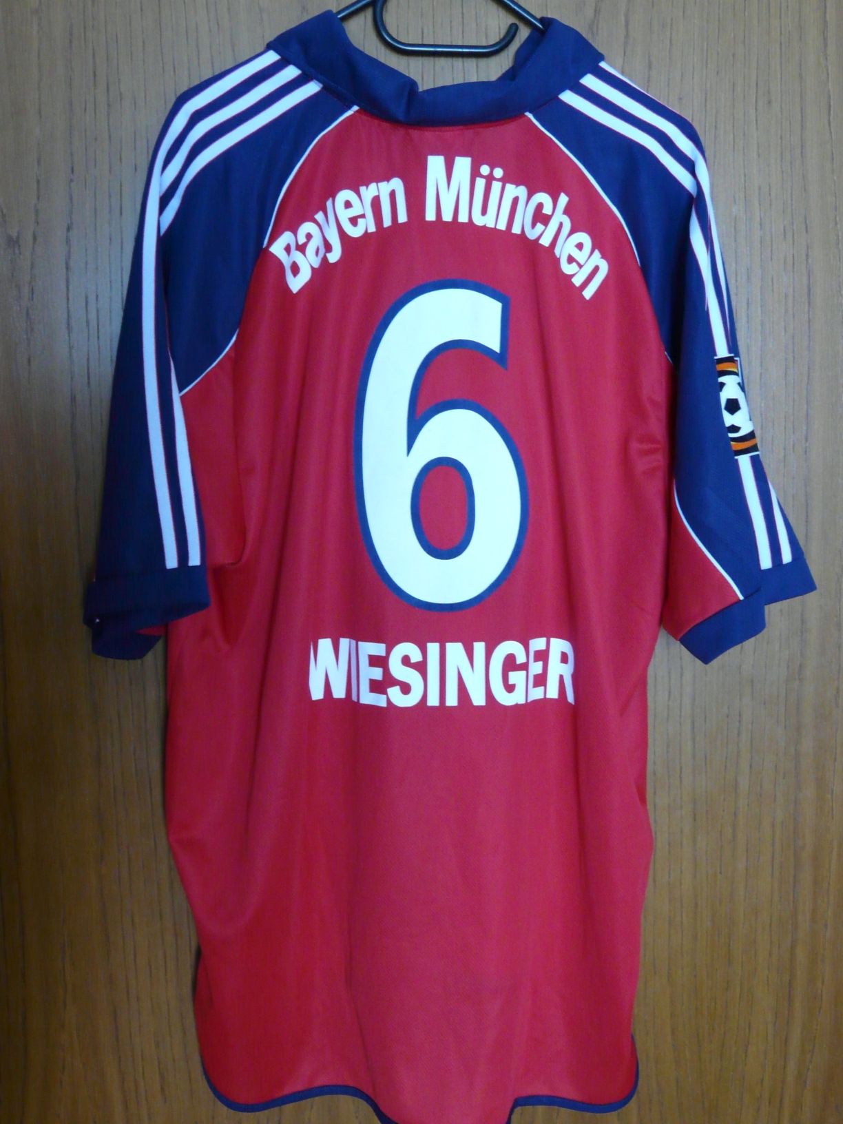 trikot-590-bayern-wiesinger-rE95D8608-91B1-BCA7-B56C-E7B7C48BA0C9.jpg