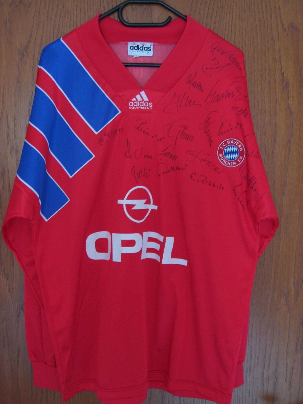trikot-128-bayern-helmer-f75C8194A-E608-8F51-04E3-1AB5ADB05CB7.jpg