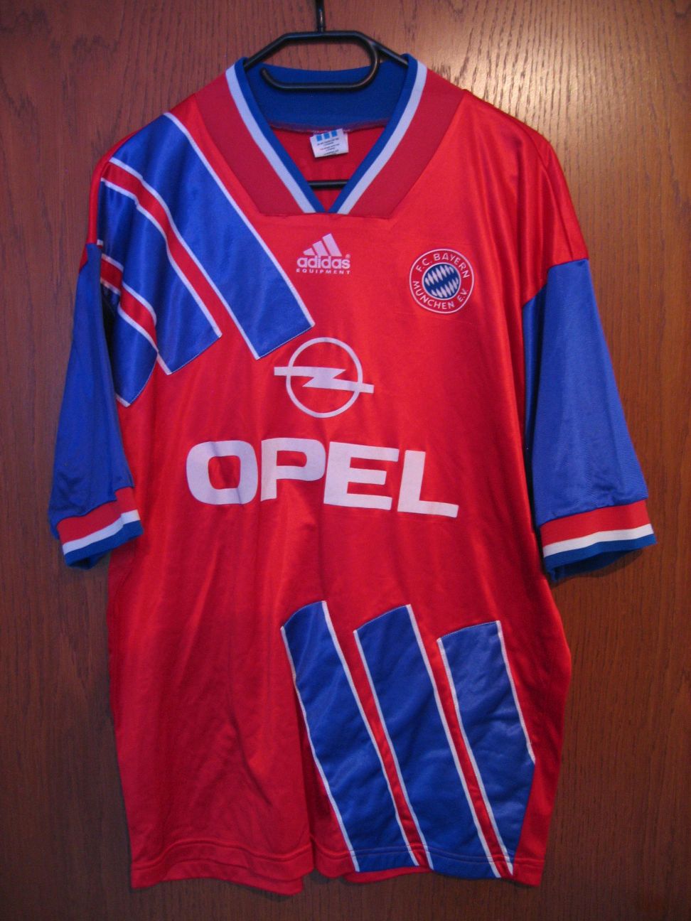 trikot-189-bayern-witeczek-fBD8DE33B-7D1E-7E39-3B13-2E4EB6187C63.jpg