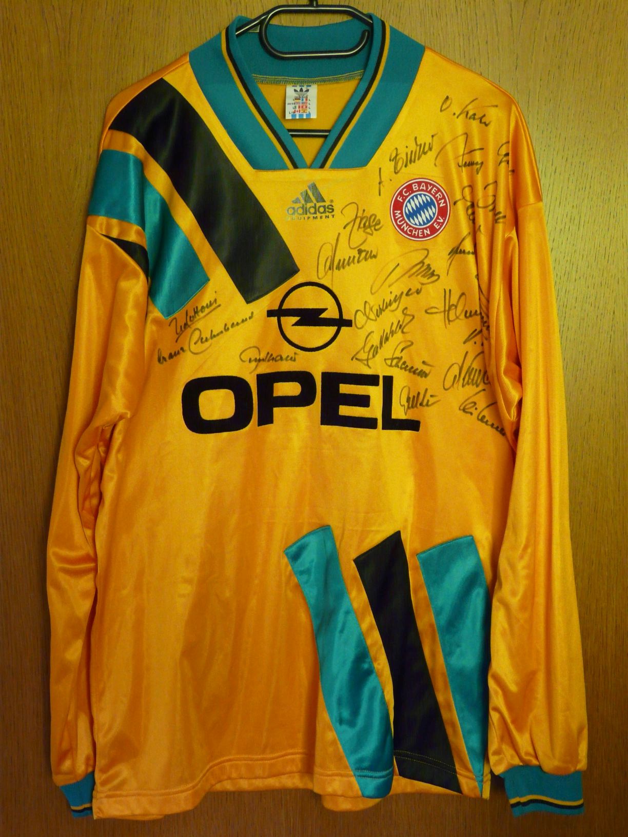 trikot-362-bayern-nerlinger-f1319D56D-E50A-6914-E2DB-F3D2A147C082.jpg