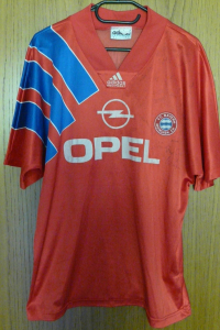 trikot-465-bayern-kreuzer-f930EFE0A-5E3D-3AB8-B376-A58FF77FE7BC.jpg