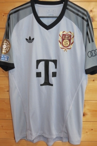 trikot-1712-bayern-neuer-fC82FF706-A20A-EEC3-AC3D-5F328E94AE1E.jpg