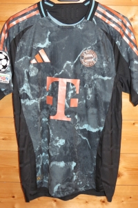 trikot-1715-bayern-gnabry-f7C6C26BA-6642-EC29-C514-897BC5F3FA68.jpg