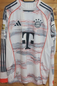 trikot-1758-bayern-karl-f0745B973-47C8-47F0-44A2-3EC4104E2273.jpg