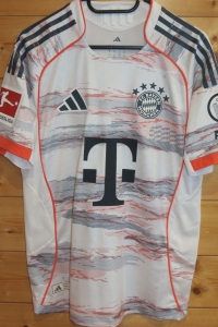 trikot-1775-bayern-coman-fA8059EDE-3AB1-2641-B40D-4D5C996C6502.jpg