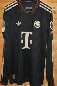 trikot-1780-bayern-diaz-f28FF3F72-DDF9-B87B-8E6B-FEFBBC7FDE57.jpg