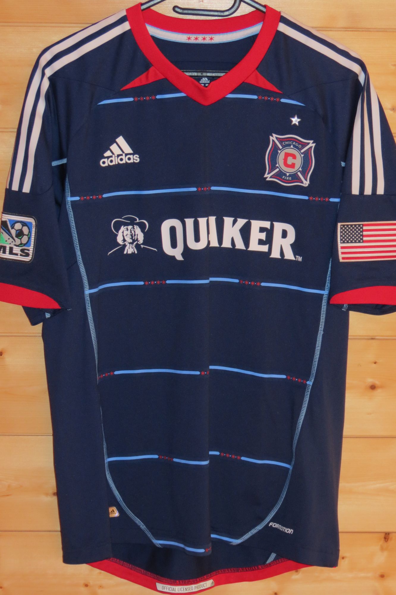 trikot-896-chicago-larentowicz-f10A6F625-5037-06F2-429C-CAD61F31EA50.jpg