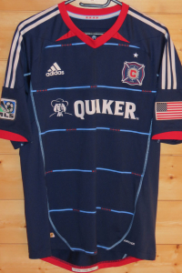 trikot-896-chicago-larentowicz-f10A6F625-5037-06F2-429C-CAD61F31EA50.jpg